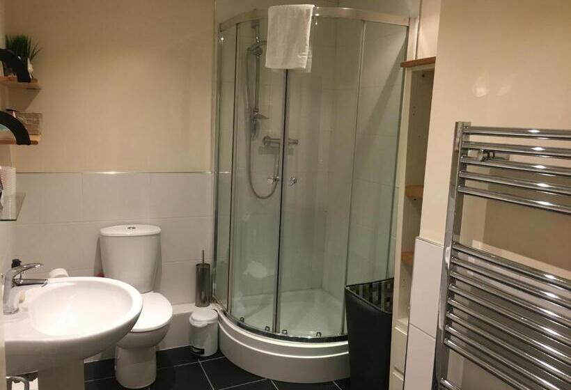 Peel House Apartments