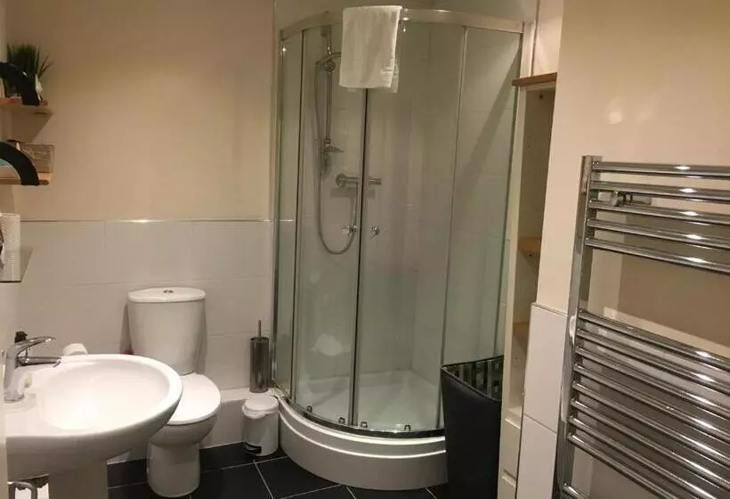 Peel House Apartments