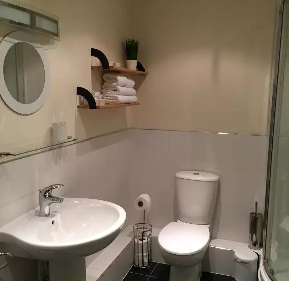 Peel House Apartments