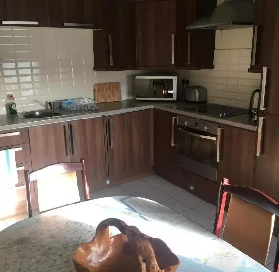 Peel House Apartments