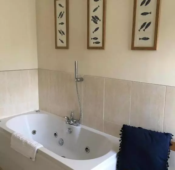 Peel House Apartments