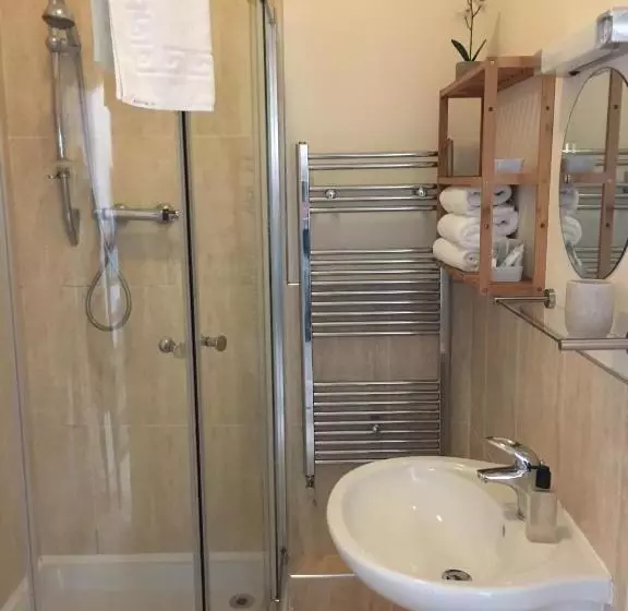 Peel House Apartments