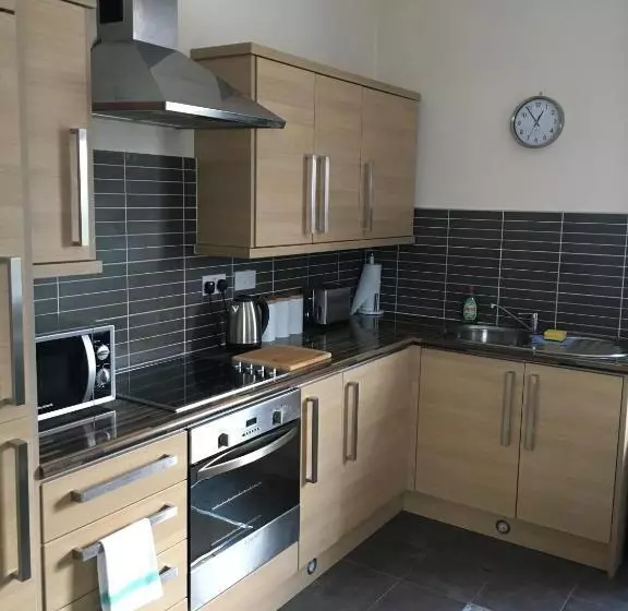 Peel House Apartments