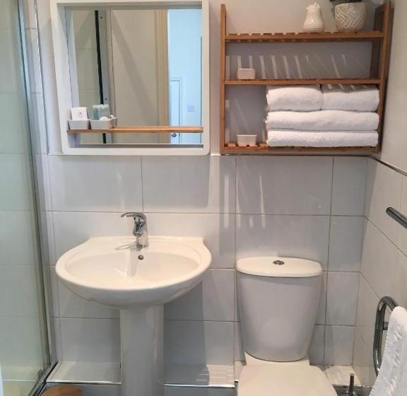 Peel House Apartments