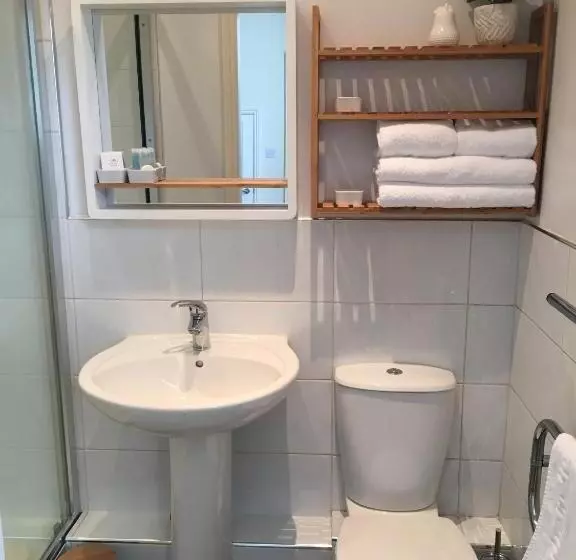 Peel House Apartments