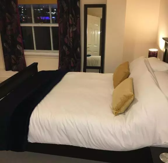 Peel House Apartments