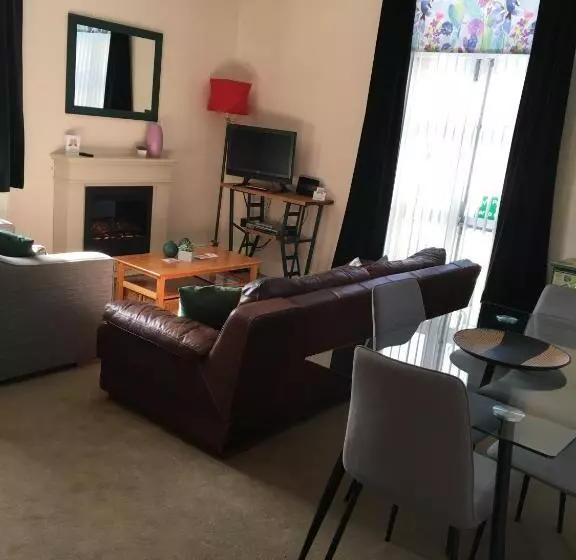 Peel House Apartments