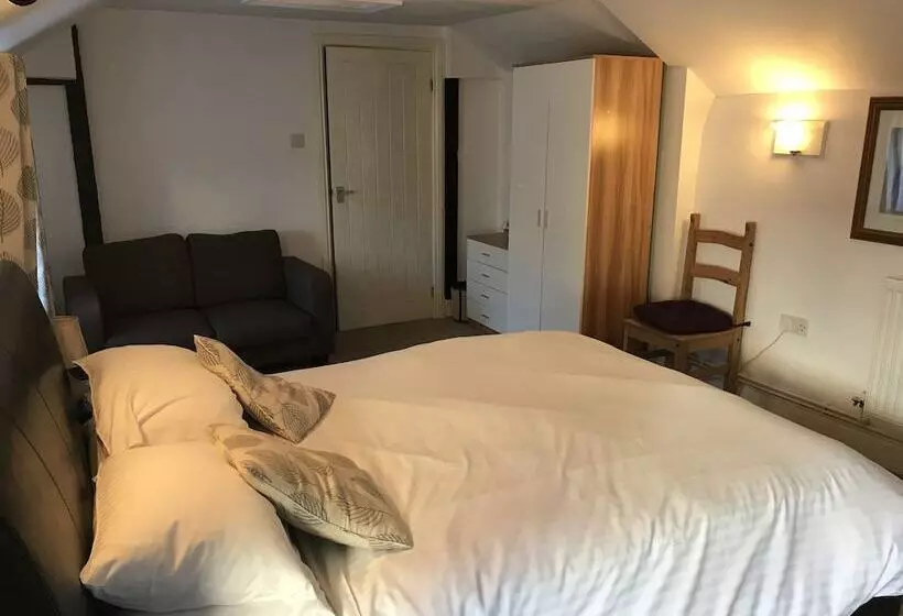 The Pecking Mill Inn