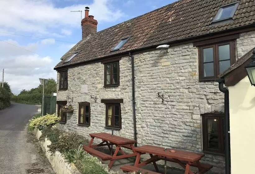 The Pecking Mill Inn