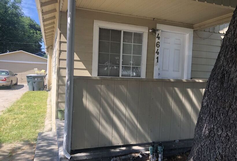 فندق صغير Whole Family Wholeville