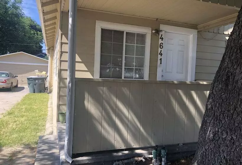 ユースホステル Whole Family  Wholeville