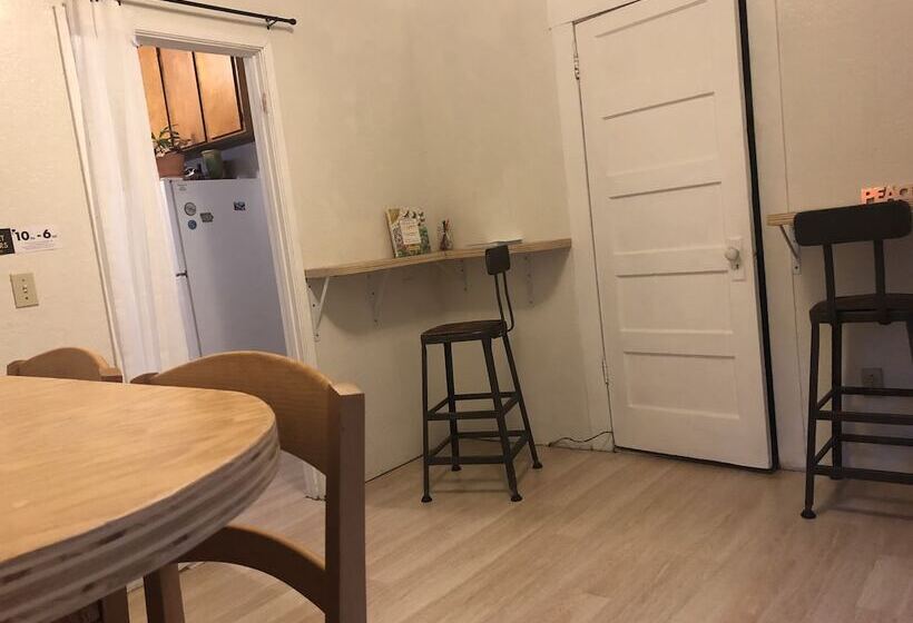 فندق صغير Whole Family Wholeville