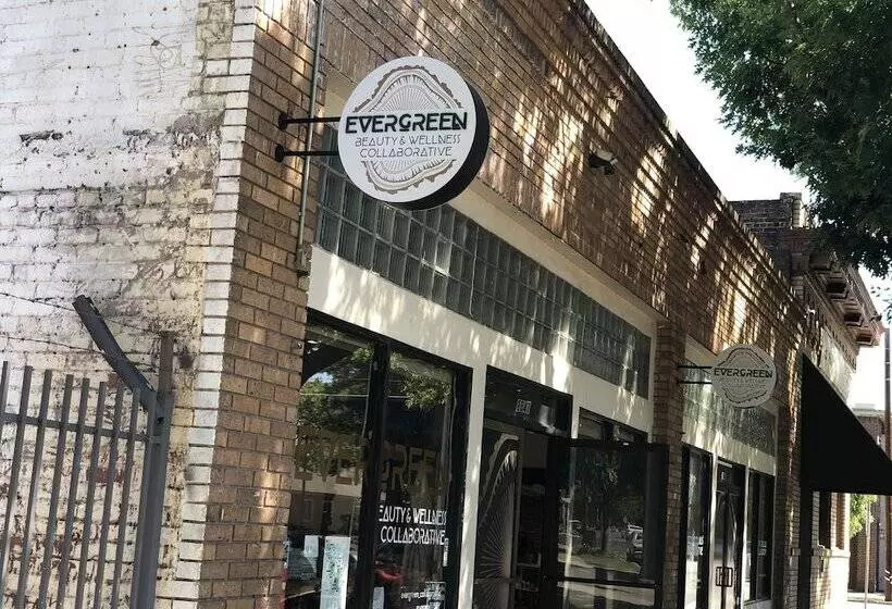 ユースホステル Whole Family  Wholeville