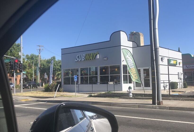 فندق صغير Whole Family Wholeville