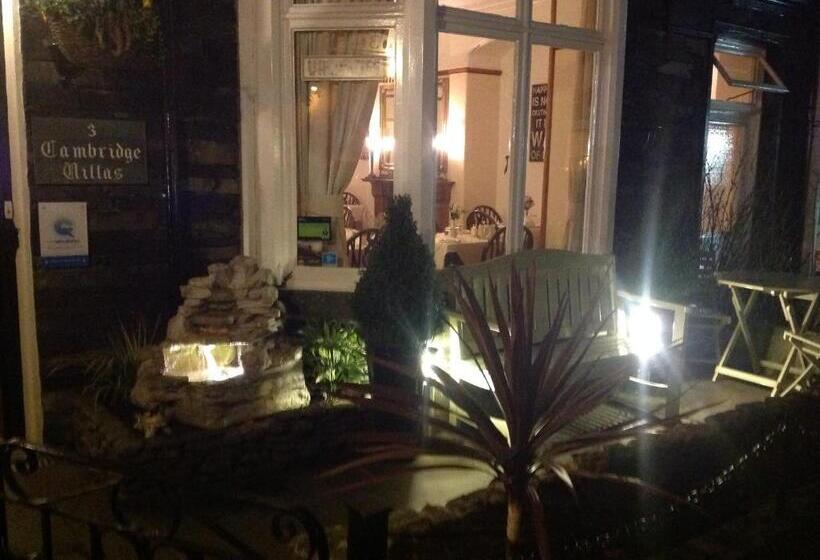 تختخواب و صبحانه 3 Cambridge Villas