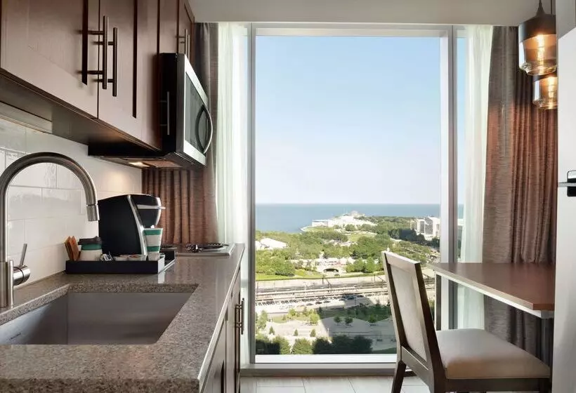 Homewood Suites By Hilton Chicago Downtown South Loop