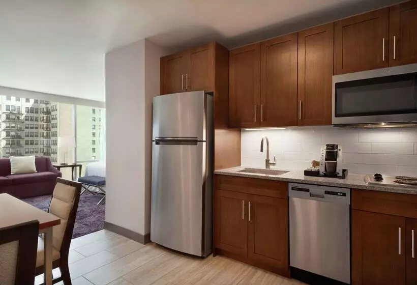 Homewood Suites By Hilton Chicago Downtown South Loop