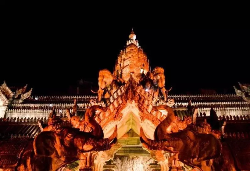 Hotelli Baan Napatr At Bang Tao