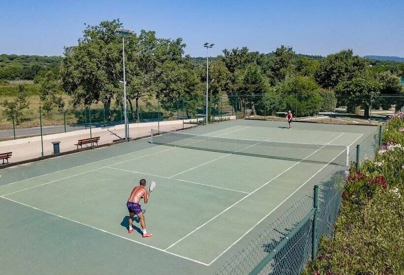 בית מלון כפרי Bungalow Camping Parc Montana
