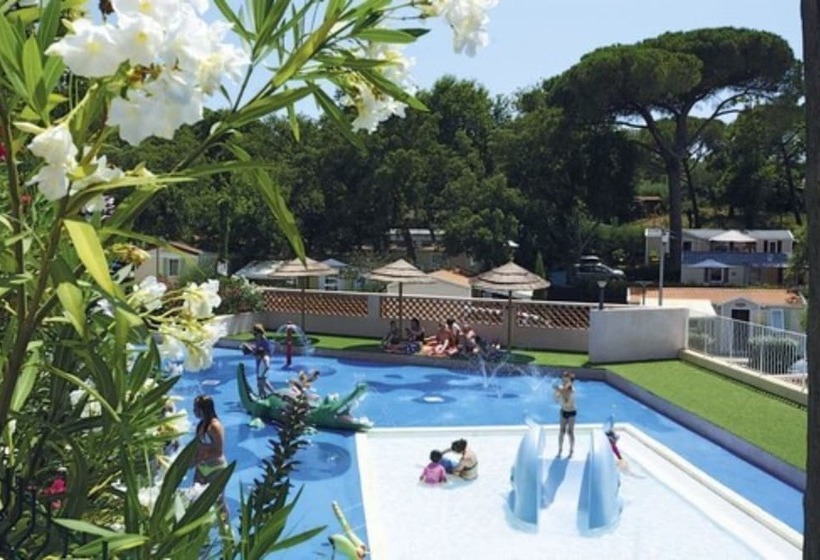 בית מלון כפרי Bungalow Camping Parc Montana