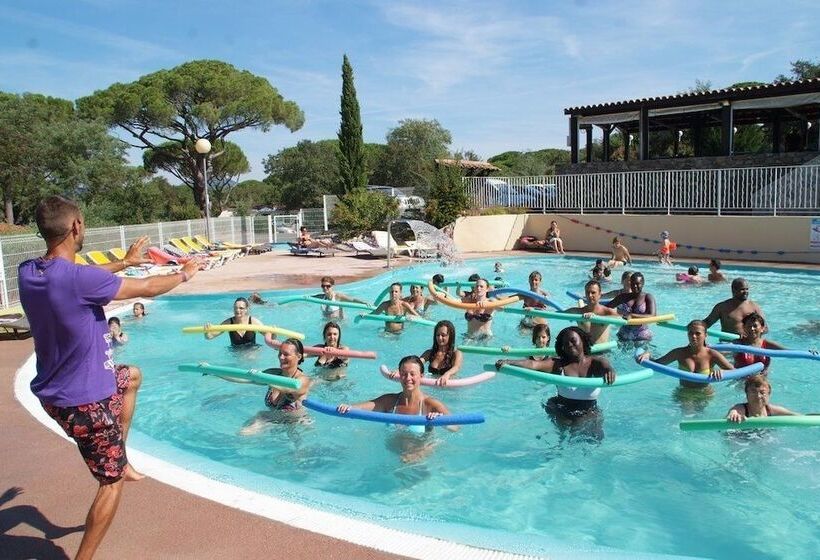 בית מלון כפרי Bungalow Camping Parc Montana