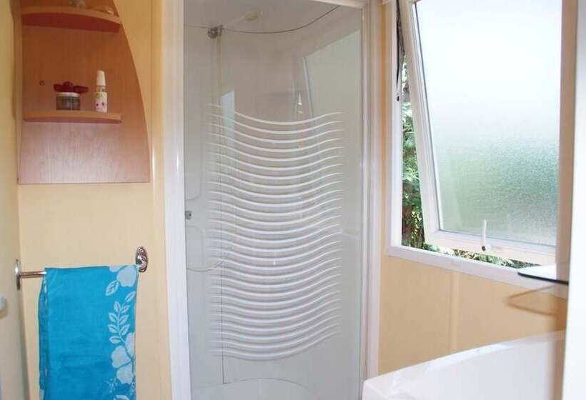 בית מלון כפרי Bungalow Camping Parc Montana