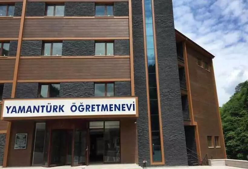 Hotelli Yamanturk Ogretmenevi