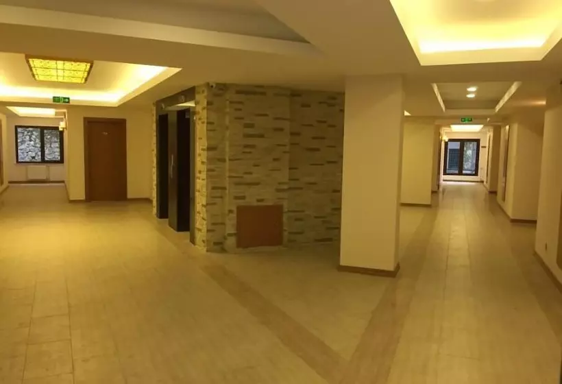 Hotelli Yamanturk Ogretmenevi