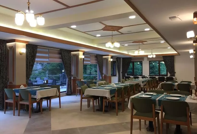 Hotelli Yamanturk Ogretmenevi