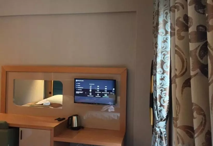 Hotelli Yamanturk Ogretmenevi