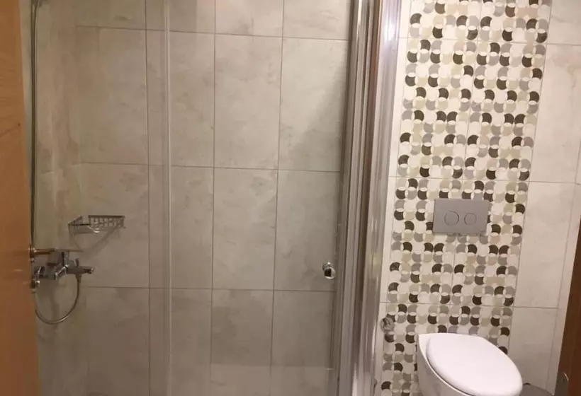 Hotelli Yamanturk Ogretmenevi