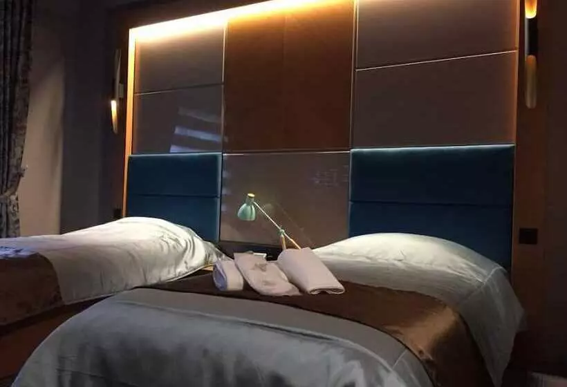 Hotelli Yamanturk Ogretmenevi