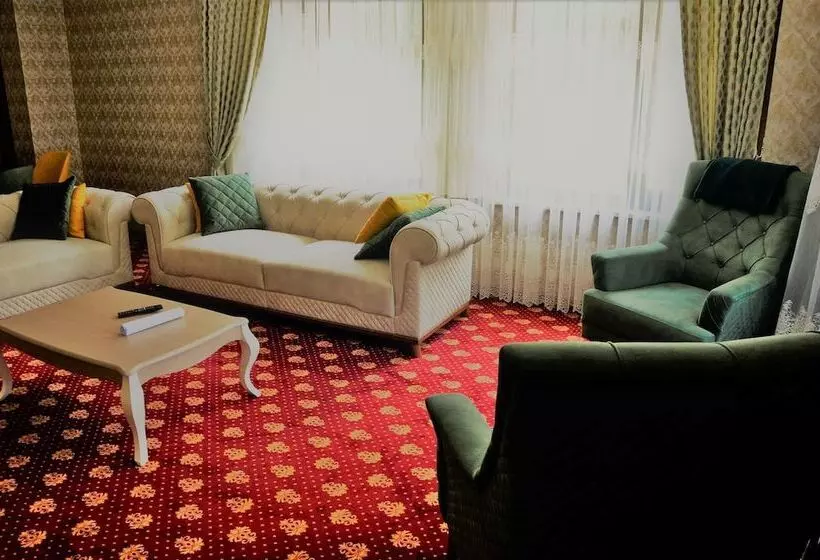 Hotelli Yamanturk Ogretmenevi