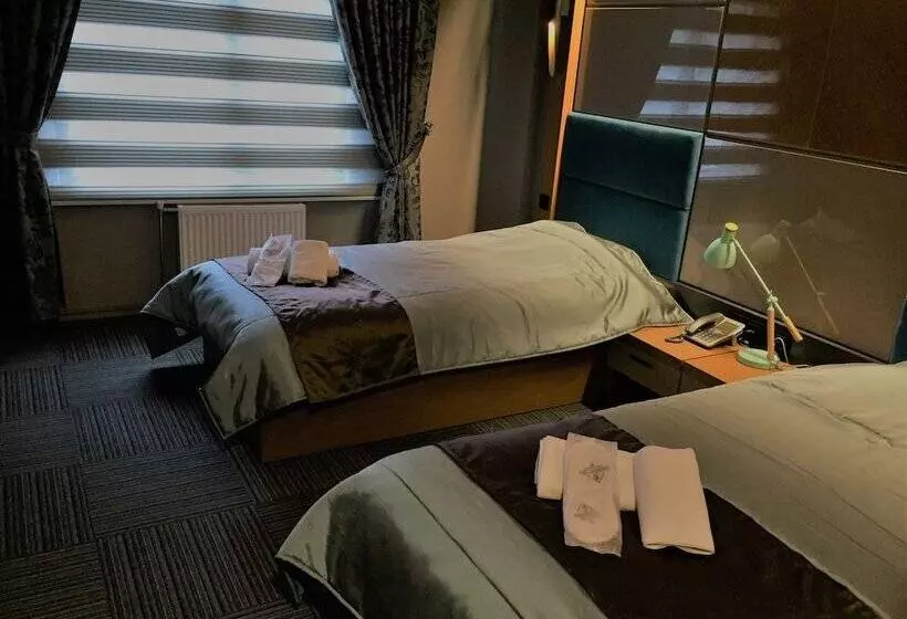 Hotelli Yamanturk Ogretmenevi