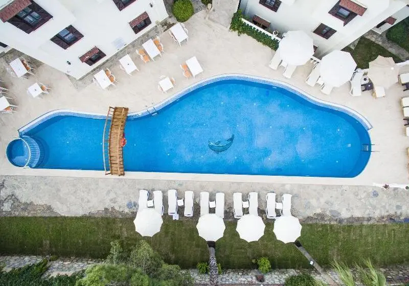 Mira Suites