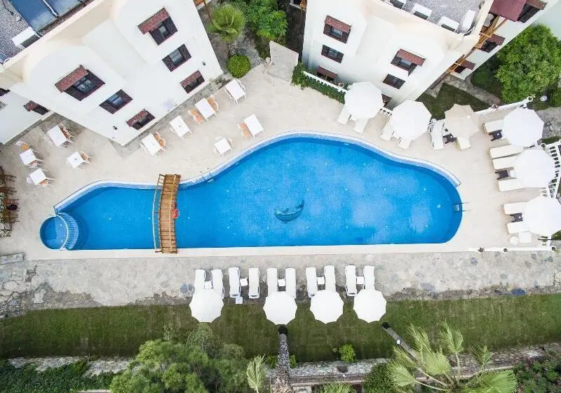 Mira Suites
