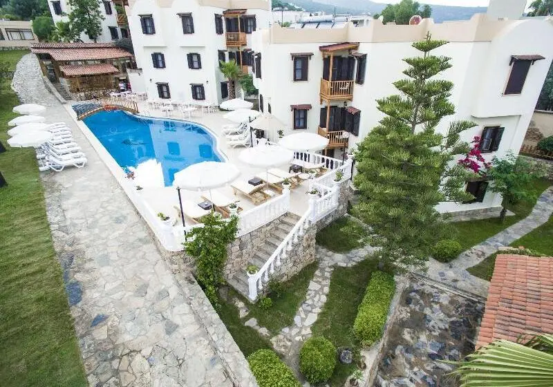 Mira Suites