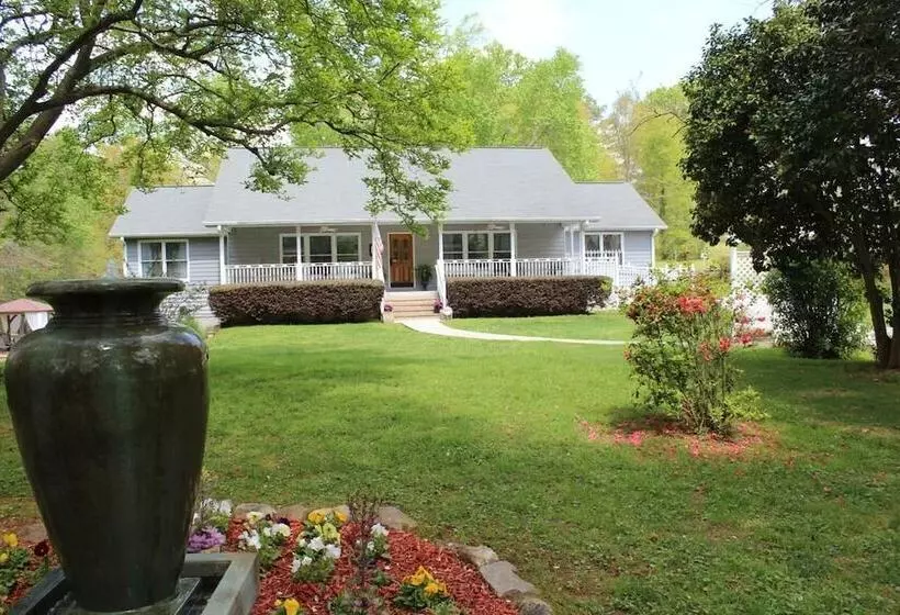 Stockbridge Lakes Bed & Breakfast