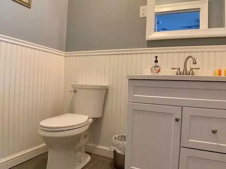 Treehouse Village Inn