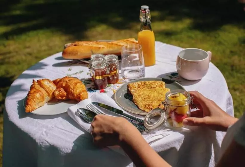 Aamiaismajoitus (B&B) Les Gites De Kerégal   La Cabane De Charlotte