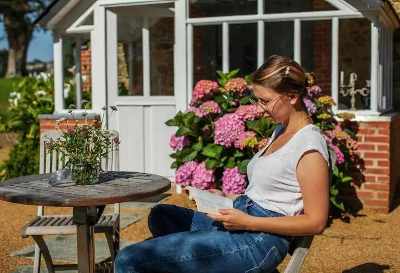 Aamiaismajoitus (B&B) Les Gites De Kerégal   La Cabane De Charlotte