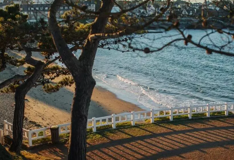 Aamiaismajoitus (B&B) Les Gites De Kerégal   La Cabane De Charlotte