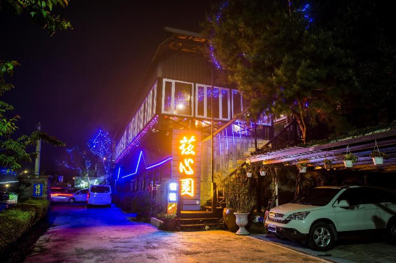 تختخواب و صبحانه Tzu Hsin Garden