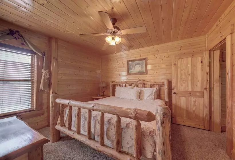 Estate Of Relaxation Nine Bedroom Cabin