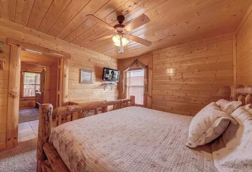 Estate Of Relaxation Nine Bedroom Cabin