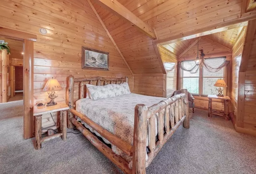 Estate Of Relaxation Nine Bedroom Cabin