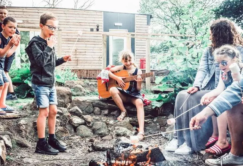 هتل Clophill Eco Lodges