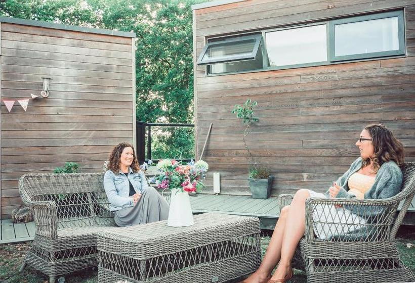 בית מלון כפרי Clophill Eco Lodges