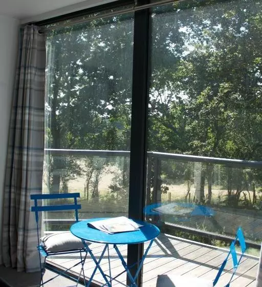 هتل Clophill Eco Lodges