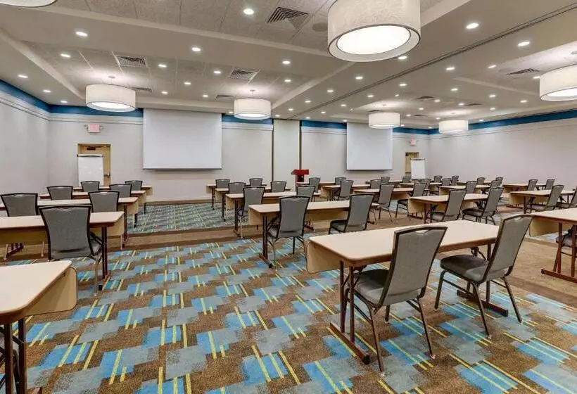ホテル Drury Inn & Suites Phoenix Chandler Fashion Center